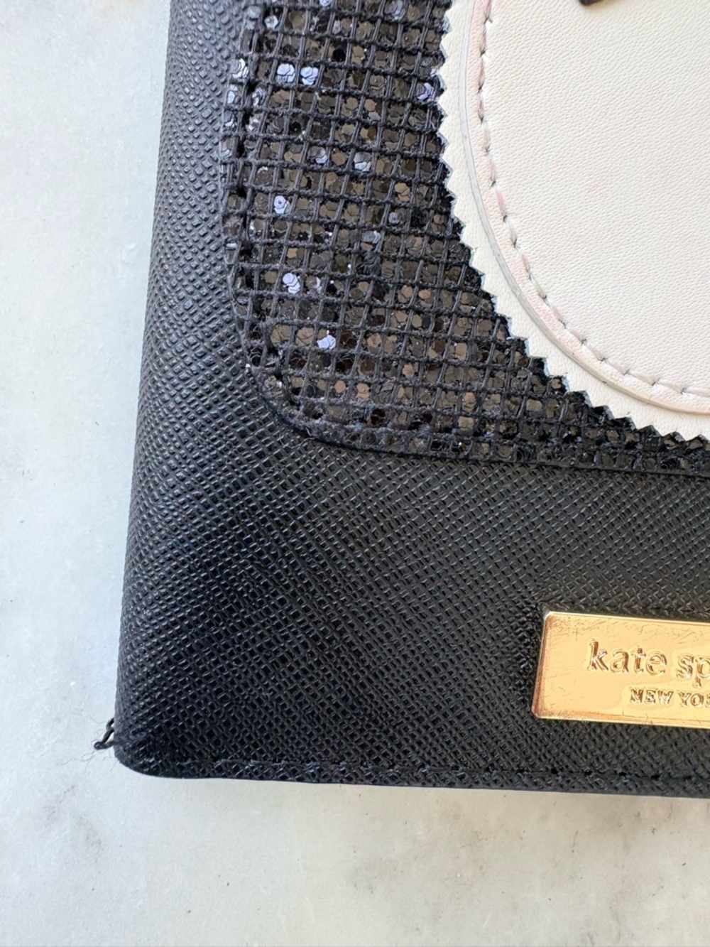 Kate Spade Clifton Lane Penguin Passport Cover - Picture 8 of 8